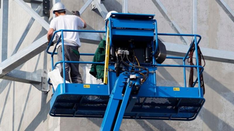 Locação de Plataforma Elevatória para Trabalhos Seguros e Eficientes