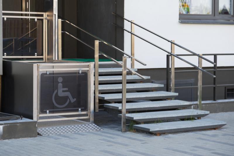 Como Escolher uma Plataforma Elevatória de Acessibilidade com Preços Atraentes